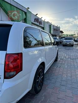 دودج كارافان